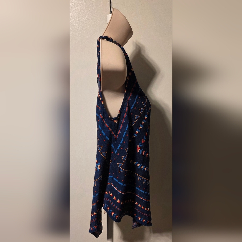 Label Ritu Kumar Sleeveless Top - Picture 4 of 8